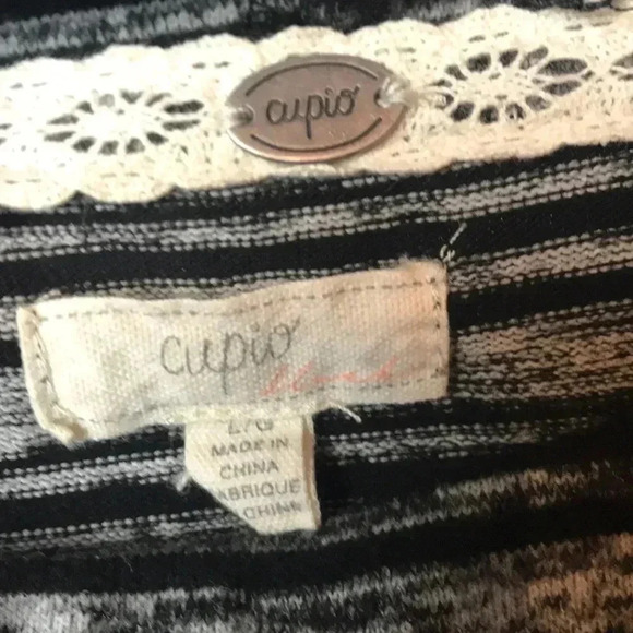 CUPIO WOM SZ LG COWL NECK  BLACK WHITE STRIPE TOP - Picture 4 of 9